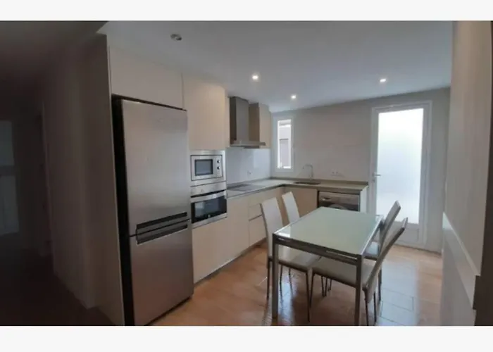 Apartamento Centrico De Diseno En Calle Tres Forques,Valencia