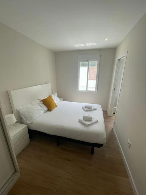 Apartamento Centrico De Diseno En Calle Tres Forques,valencia